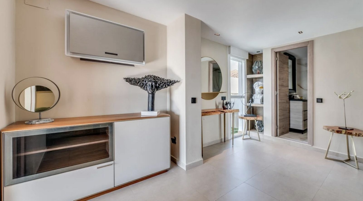 4 bedroom Apartments for sale in Puerto Ban�s – R5368048