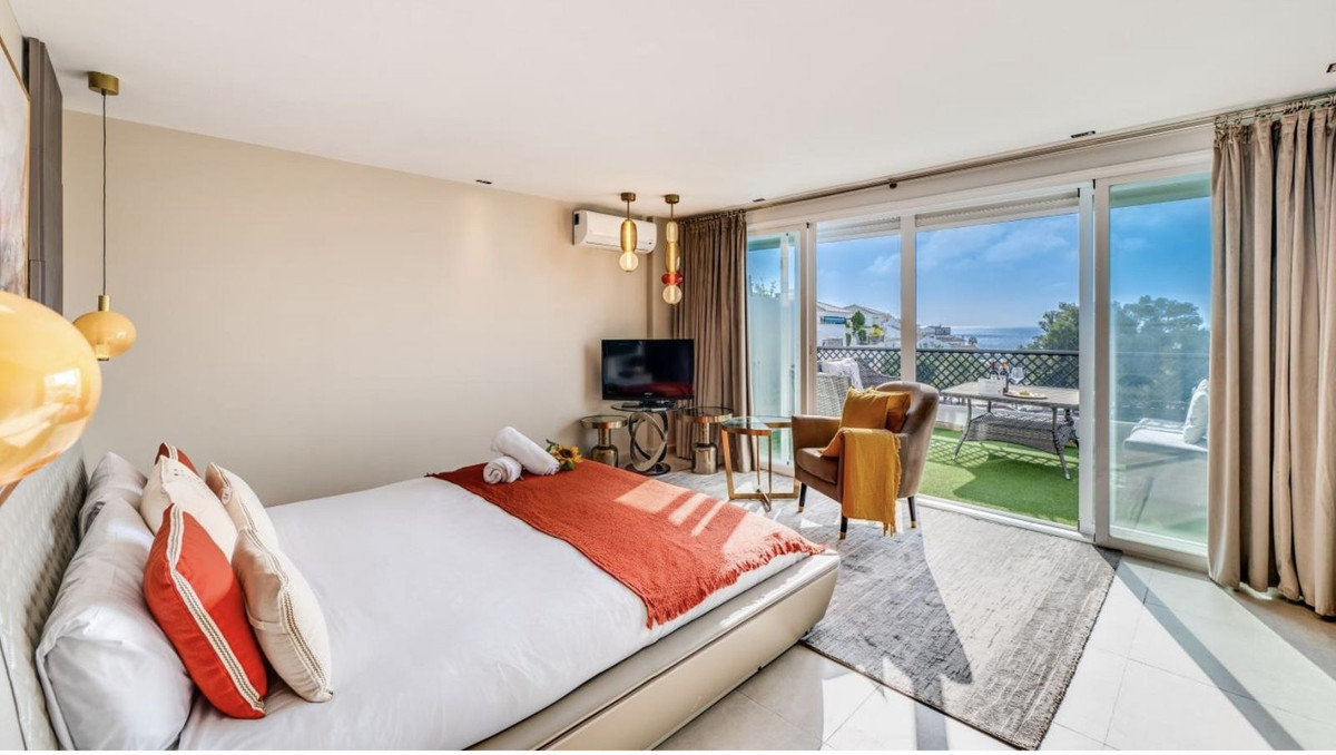 4 bedroom Apartments for sale in Puerto Ban�s – R5368048