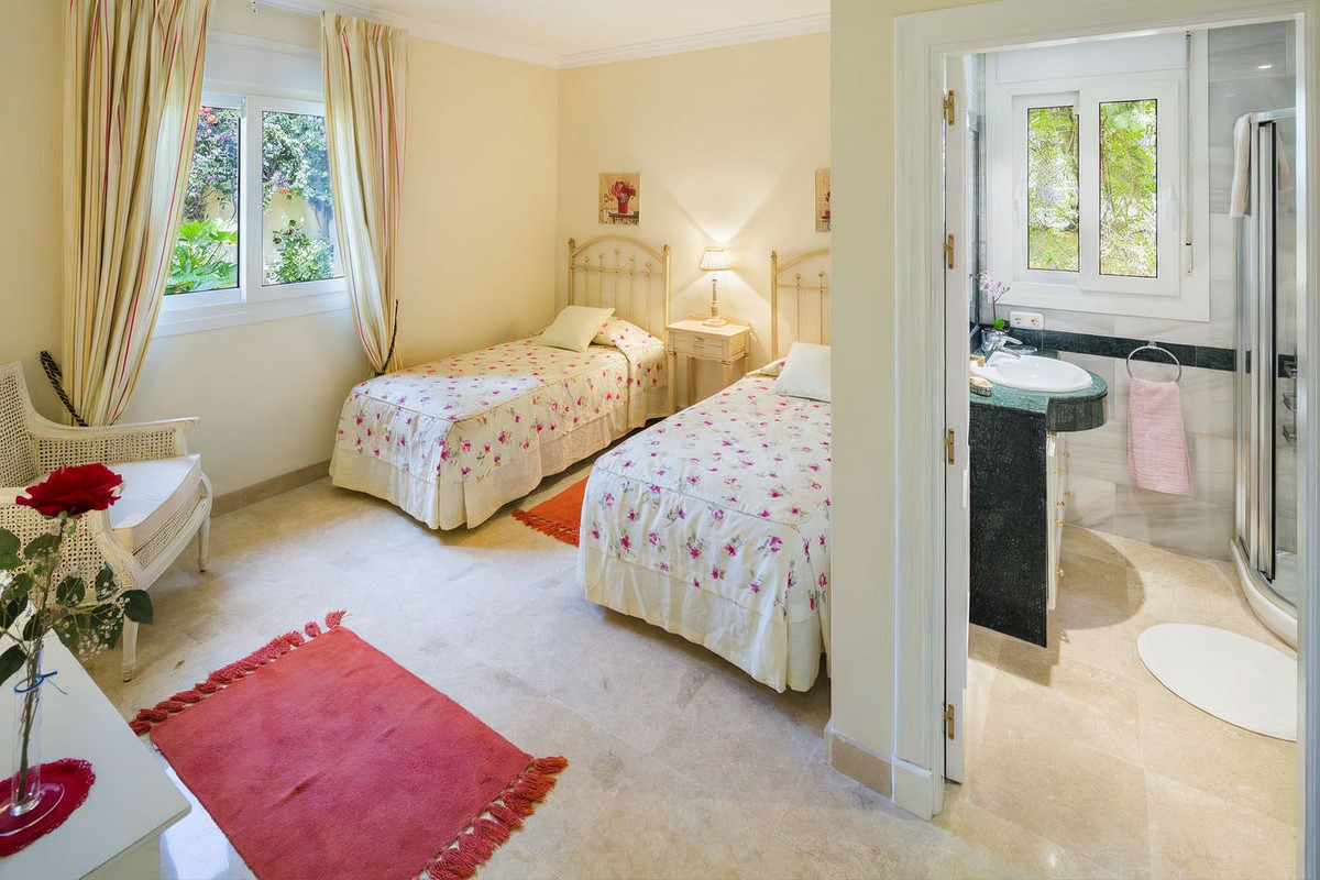 Villas de 4 dormitorios en venta en Elviria – R5251219 Villas de 4 dormitorios en venta en Elviria – R5251219