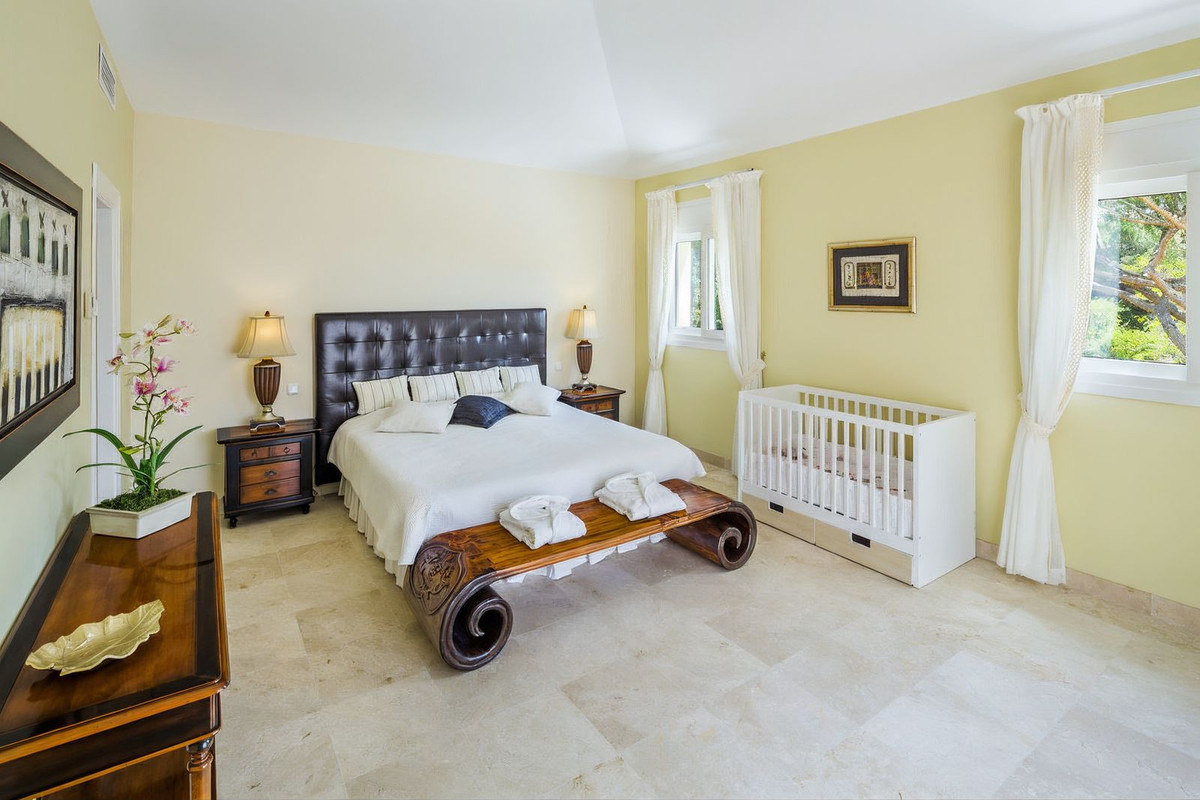 Villas de 4 dormitorios en venta en Elviria – R5251219 Villas de 4 dormitorios en venta en Elviria – R5251219