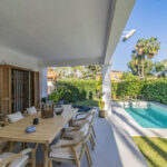 5 bedroom Villas for sale in Nag�eles – R5001352