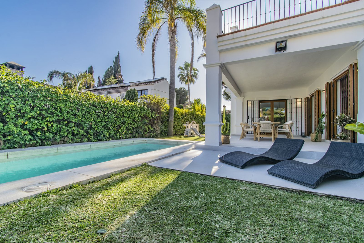 Villas de 5 dormitorios en venta en Nag�eles – R5001352 Villas de 5 dormitorios en venta en Nag�eles – R5001352