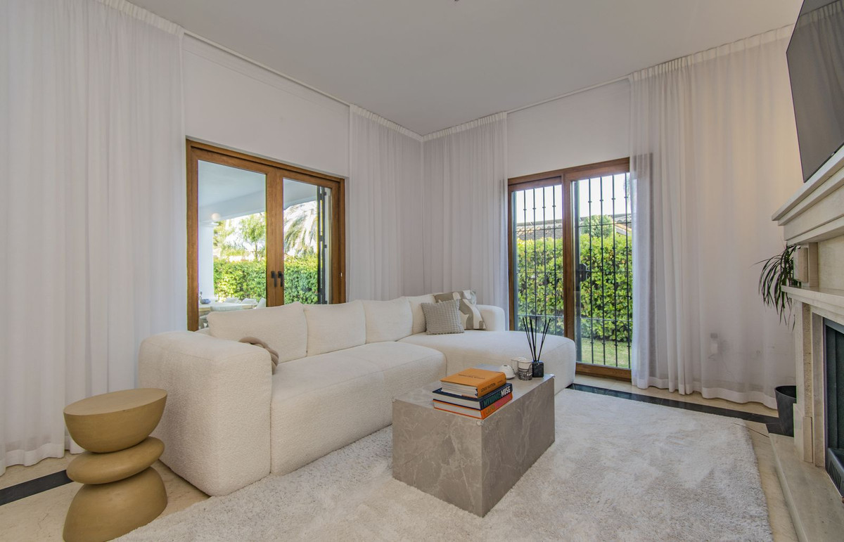 Villas de 5 dormitorios en venta en Nag�eles – R5001352 Villas de 5 dormitorios en venta en Nag�eles – R5001352