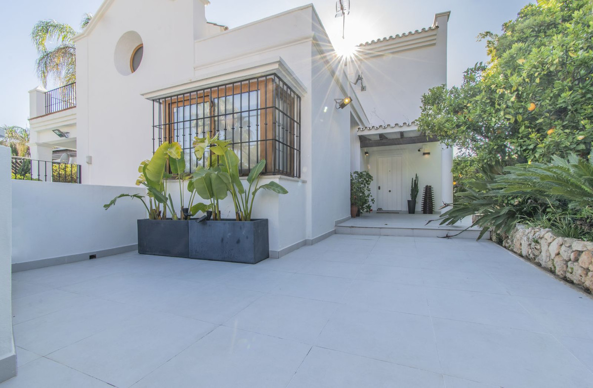 Villas de 5 dormitorios en venta en Nag�eles – R5001352 Villas de 5 dormitorios en venta en Nag�eles – R5001352