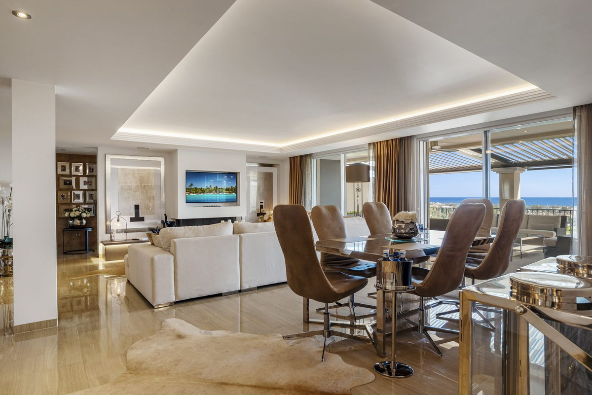 Apartamentos de 4 dormitorios en venta en Benahavís – R5321797 Apartamentos de 4 dormitorios en venta en Benahavís – R5321797
