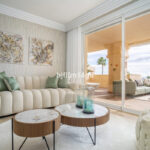 Apartamentos de 4 dormitorios en venta en Nueva Andalucía – R5237755 Apartamentos de 4 dormitorios en venta en Nueva Andalucía – R5237755