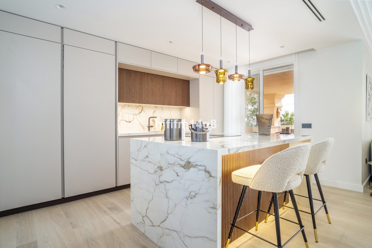 Apartamentos de 4 dormitorios en venta en Nueva Andalucía – R5237755 Apartamentos de 4 dormitorios en venta en Nueva Andalucía – R5237755