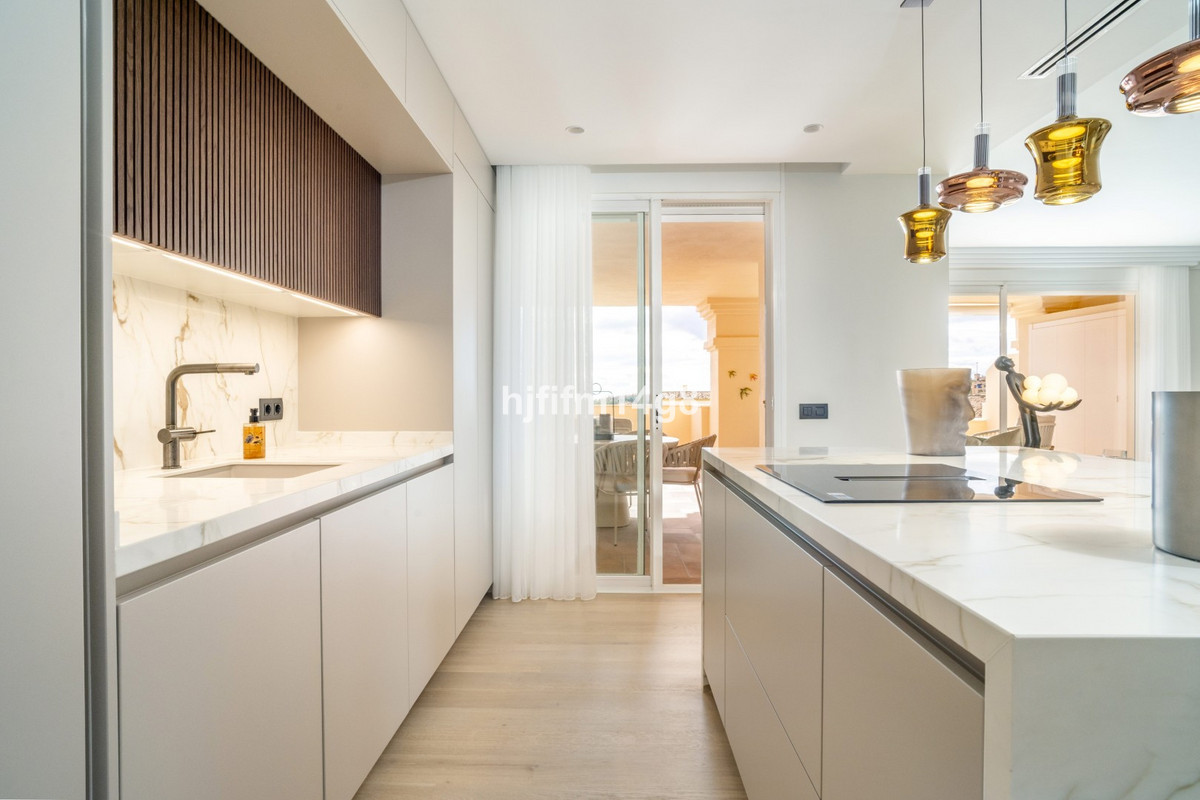 Apartamentos de 4 dormitorios en venta en Nueva Andalucía – R5237755 Apartamentos de 4 dormitorios en venta en Nueva Andalucía – R5237755