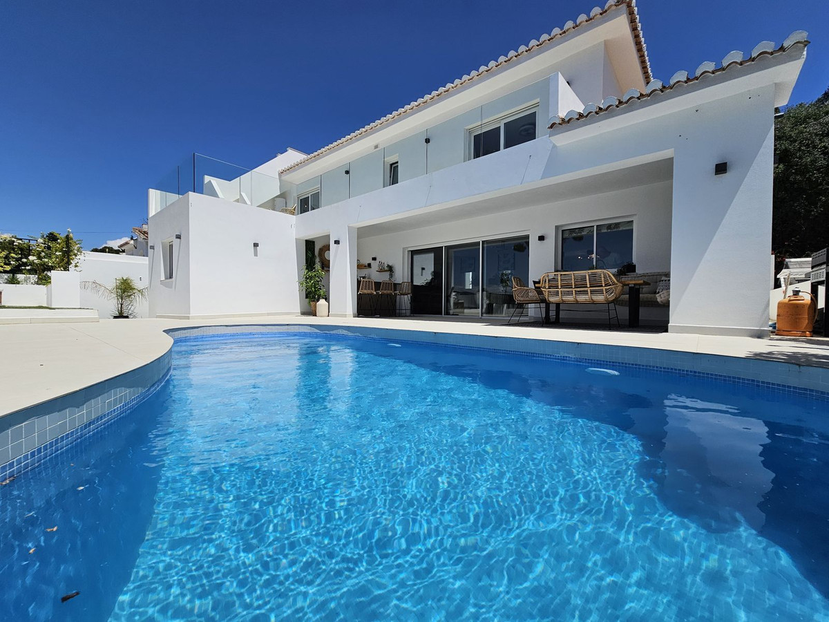 4 bedroom Villas for sale in La Cala de Mijas – R5023474 4 bedroom Villas for sale in La Cala de Mijas – R5023474
