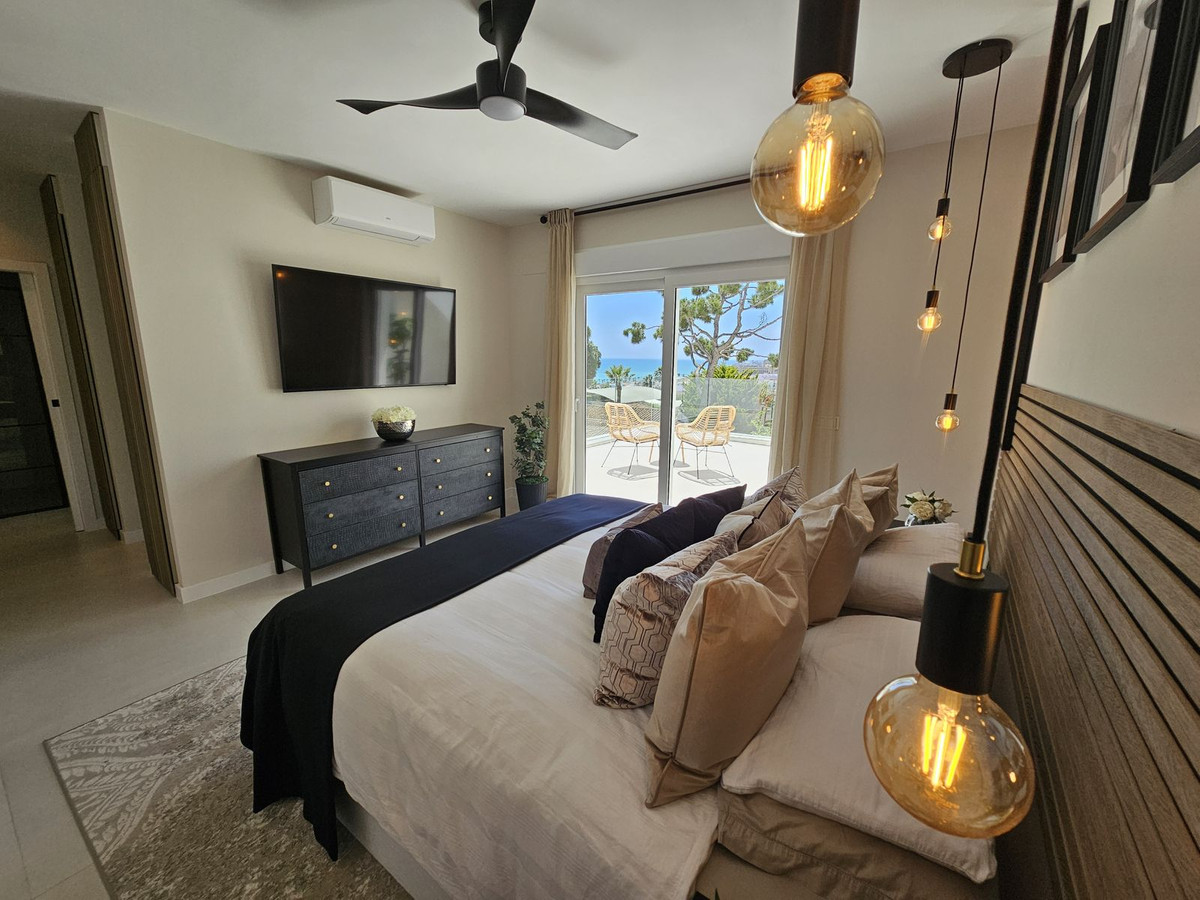 4 bedroom Villas for sale in La Cala de Mijas – R5023474 4 bedroom Villas for sale in La Cala de Mijas – R5023474
