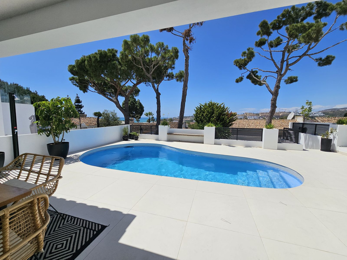 4 bedroom Villas for sale in La Cala de Mijas – R5023474 4 bedroom Villas for sale in La Cala de Mijas – R5023474