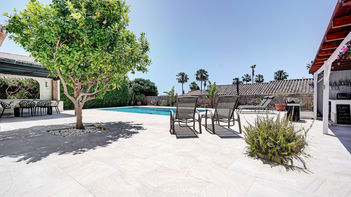 4 bedroom Villas for sale in Calahonda – R5389099 4 bedroom Villas for sale in Calahonda – R5389099