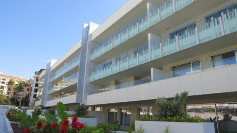 Apartamentos de 3 dormitorios en venta en San Pedro de Alcántara – R5167516