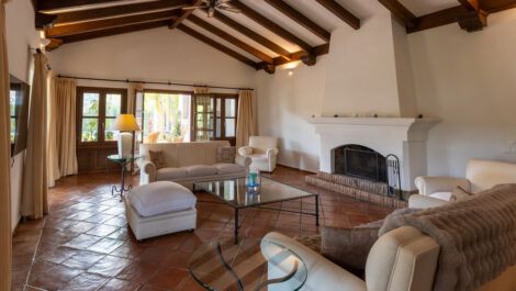 4 bedroom Villas for sale in Benahavís – R5371873