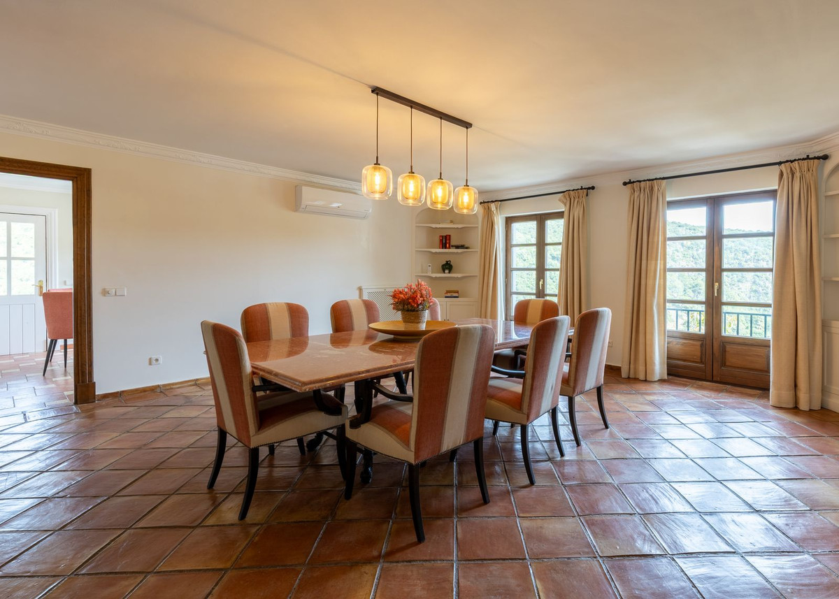 Villas de 4 dormitorios en venta en Benahavís – R5371873 Villas de 4 dormitorios en venta en Benahavís – R5371873
