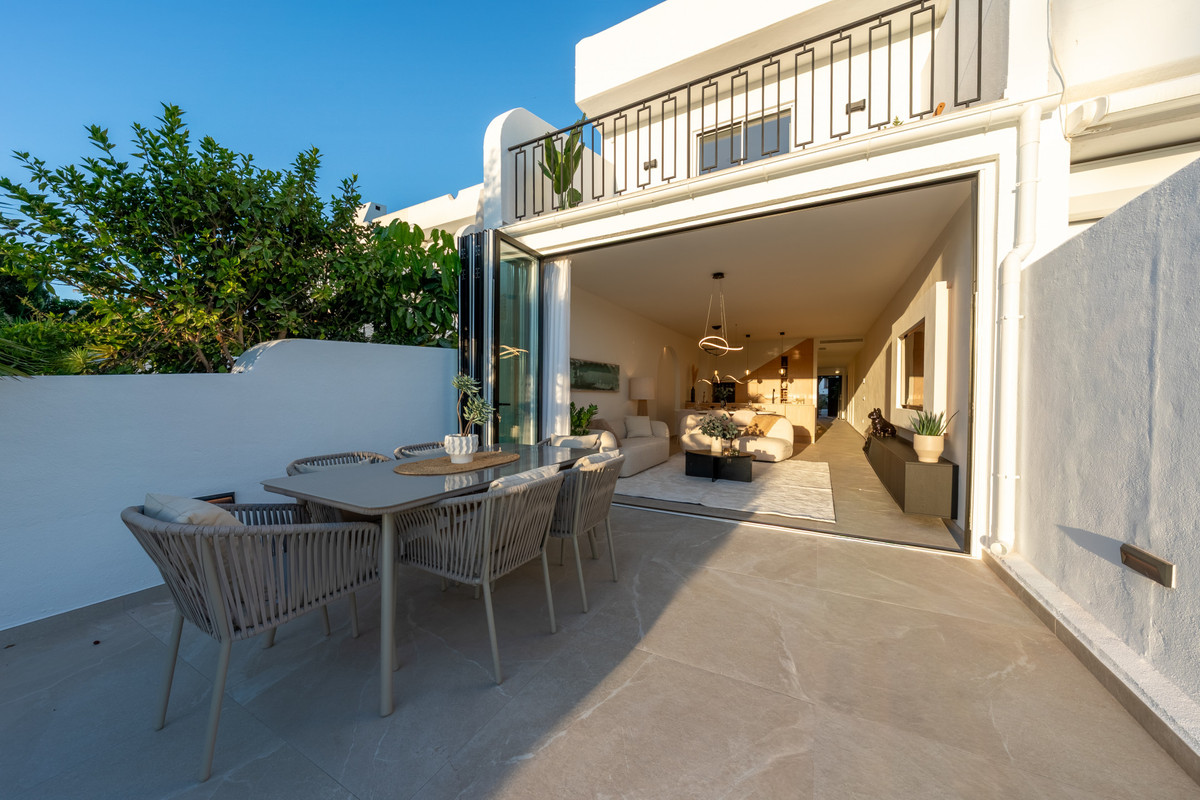 4 bedroom Townhouses for sale in Nueva Andalucía – R5204953 4 bedroom Townhouses for sale in Nueva Andalucía – R5204953