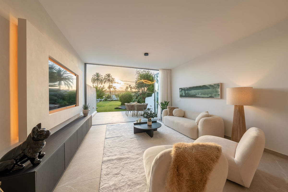 4 bedroom Townhouses for sale in Nueva Andalucía – R5204953 4 bedroom Townhouses for sale in Nueva Andalucía – R5204953