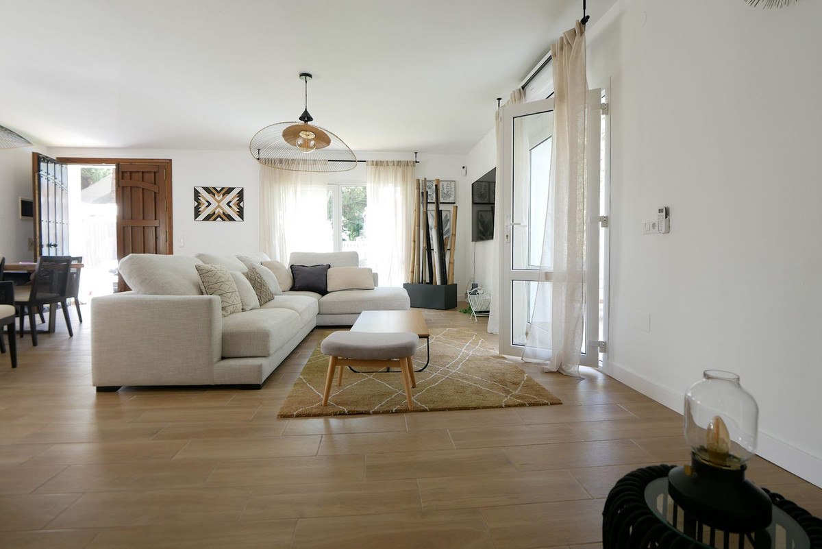 %beds% bedroom Villas for sale in Marbella – R5105011 %beds% bedroom Villas for sale in Marbella – R5105011