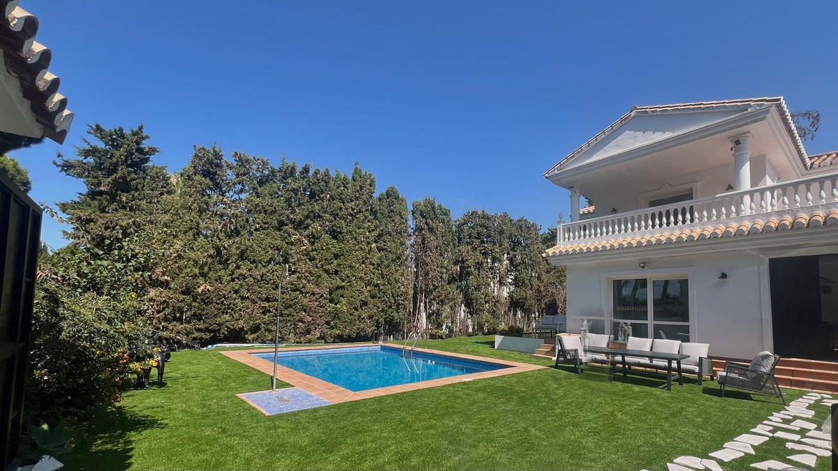 %beds% bedroom Villas for sale in Marbella – R5105011 %beds% bedroom Villas for sale in Marbella – R5105011