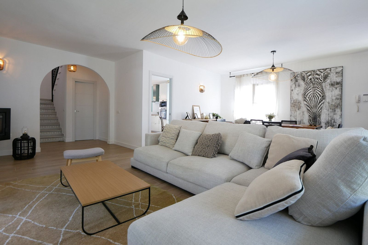 %beds% bedroom Villas for sale in Marbella – R5105011 %beds% bedroom Villas for sale in Marbella – R5105011
