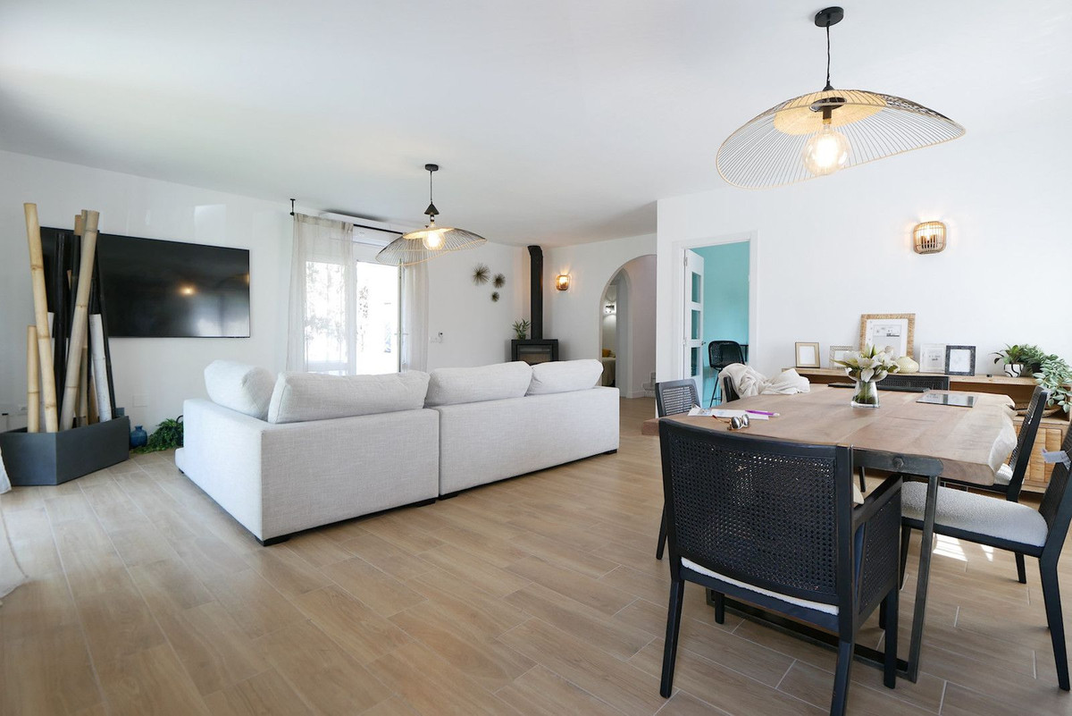 %beds% bedroom Villas for sale in Marbella – R5105011 %beds% bedroom Villas for sale in Marbella – R5105011