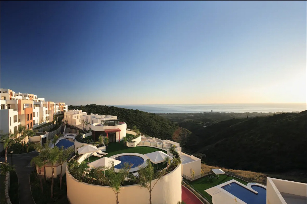 2 bedroom Apartments for sale in Altos de los Monteros – R5009995