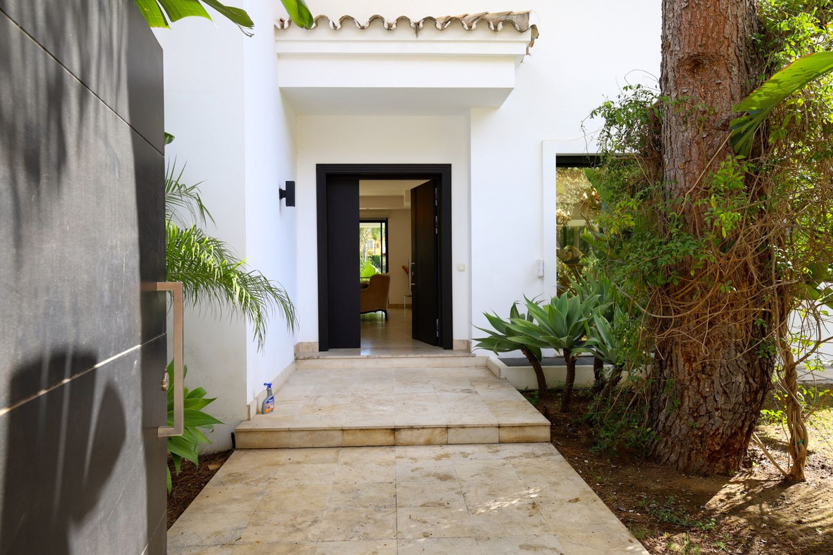 6 bedroom Villas for sale in Nueva Andaluc�a – R4848514 6 bedroom Villas for sale in Nueva Andaluc�a – R4848514