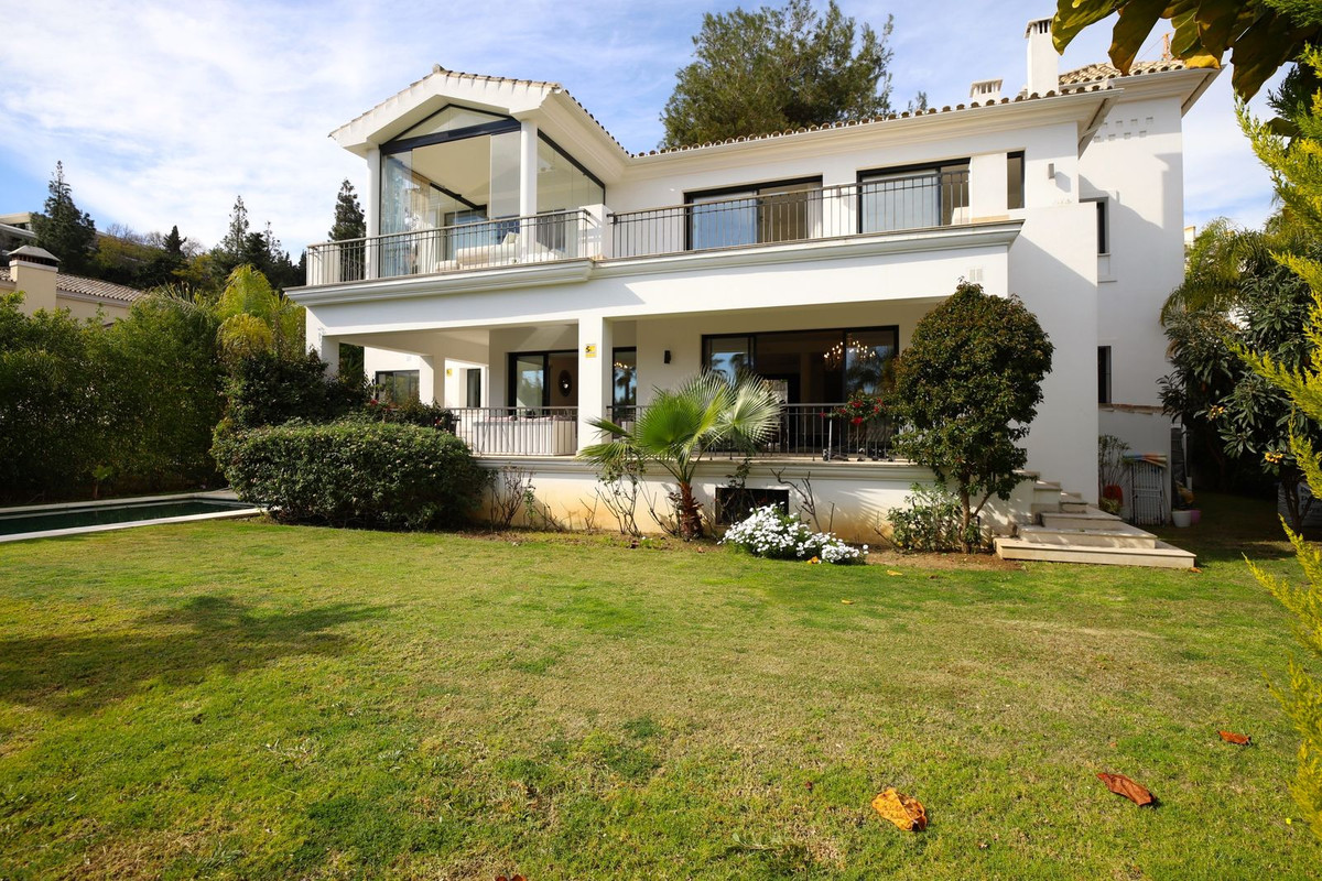 6 bedroom Villas for sale in Nueva Andaluc�a – R4848514 6 bedroom Villas for sale in Nueva Andaluc�a – R4848514