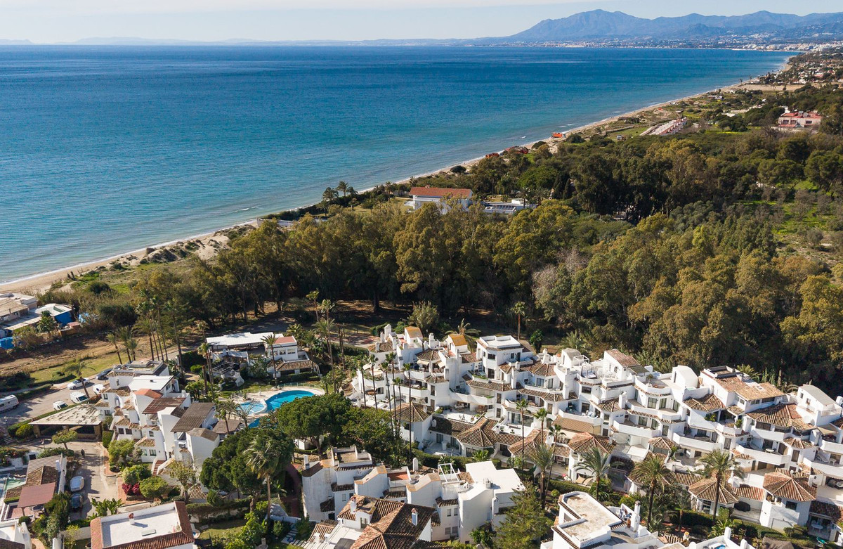 Apartamentos de 4 dormitorios en venta en Elviria – R5293117 Apartamentos de 4 dormitorios en venta en Elviria – R5293117