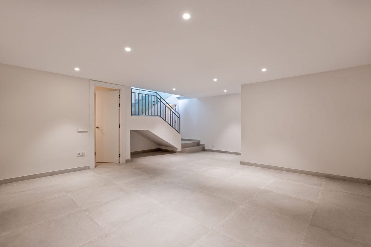 Pareados de 4 dormitorios en venta en San Pedro de Alcántara – R5338780 Pareados de 4 dormitorios en venta en San Pedro de Alcántara – R5338780