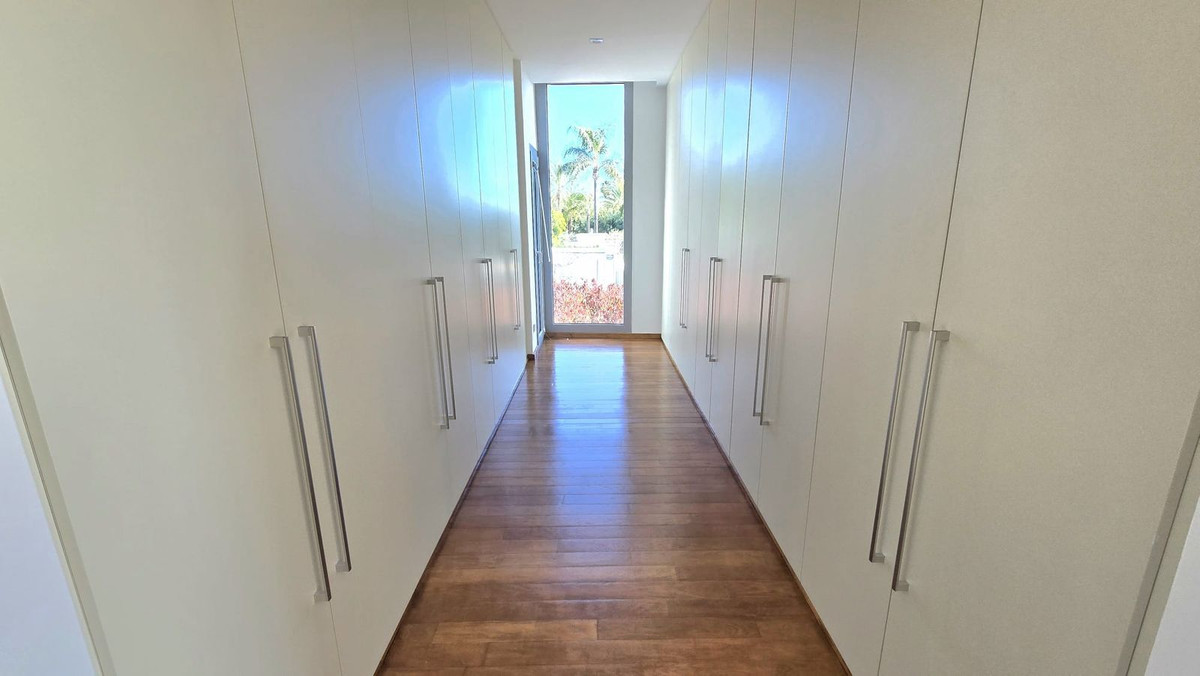 Pareados de 5 dormitorios en venta en Milla de Oro – R5305174 Pareados de 5 dormitorios en venta en Milla de Oro – R5305174
