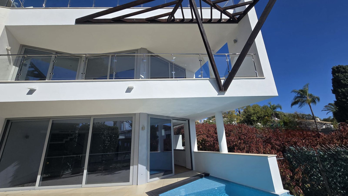 Pareados de 5 dormitorios en venta en Milla de Oro – R5305174 Pareados de 5 dormitorios en venta en Milla de Oro – R5305174
