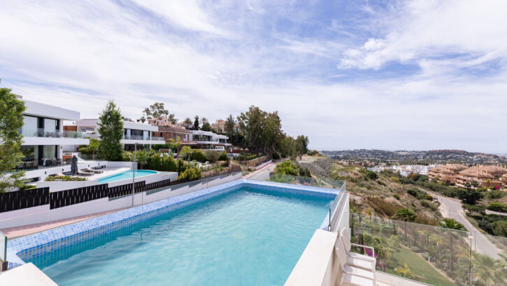 Apartamentos de 2 dormitorios en venta en Nueva Andalucía – R5335504 Apartamentos de 2 dormitorios en venta en Nueva Andalucía – R5335504 en