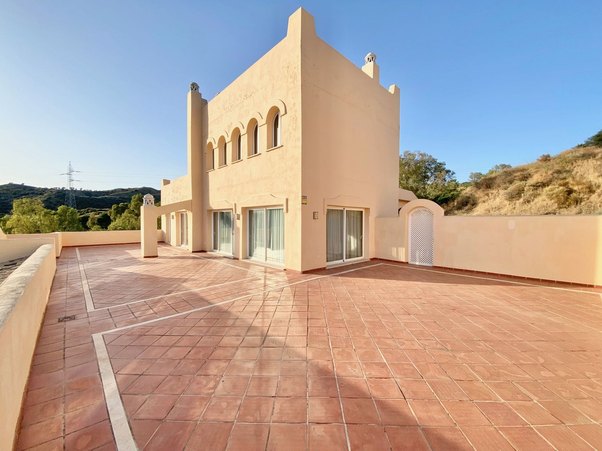 Apartamentos de 3 dormitorios en venta en Elviria – R5104960 Apartamentos de 3 dormitorios en venta en Elviria – R5104960