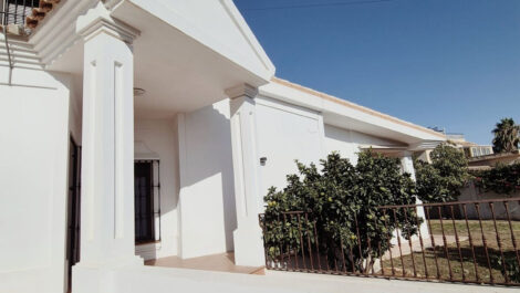 Villas de 5 dormitorios en venta en San Pedro de Alcántara – R4801684