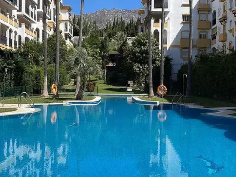 Apartamentos de 4 dormitorios en venta en Milla de Oro – R5384002 Apartamentos de 4 dormitorios en venta en Milla de Oro – R5384002
