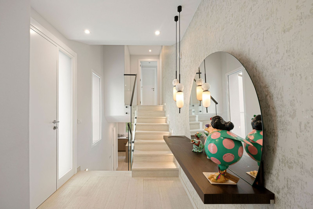 5 bedroom Villas for sale in Nueva Andaluc�a – R5037058 5 bedroom Villas for sale in Nueva Andaluc�a – R5037058