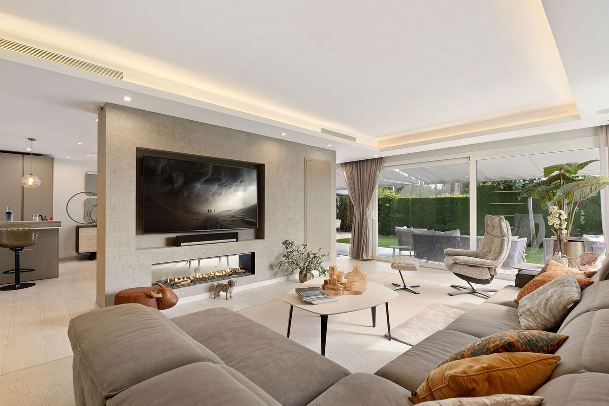 5 bedroom Villas for sale in Nueva Andaluc�a – R5037058 5 bedroom Villas for sale in Nueva Andaluc�a – R5037058