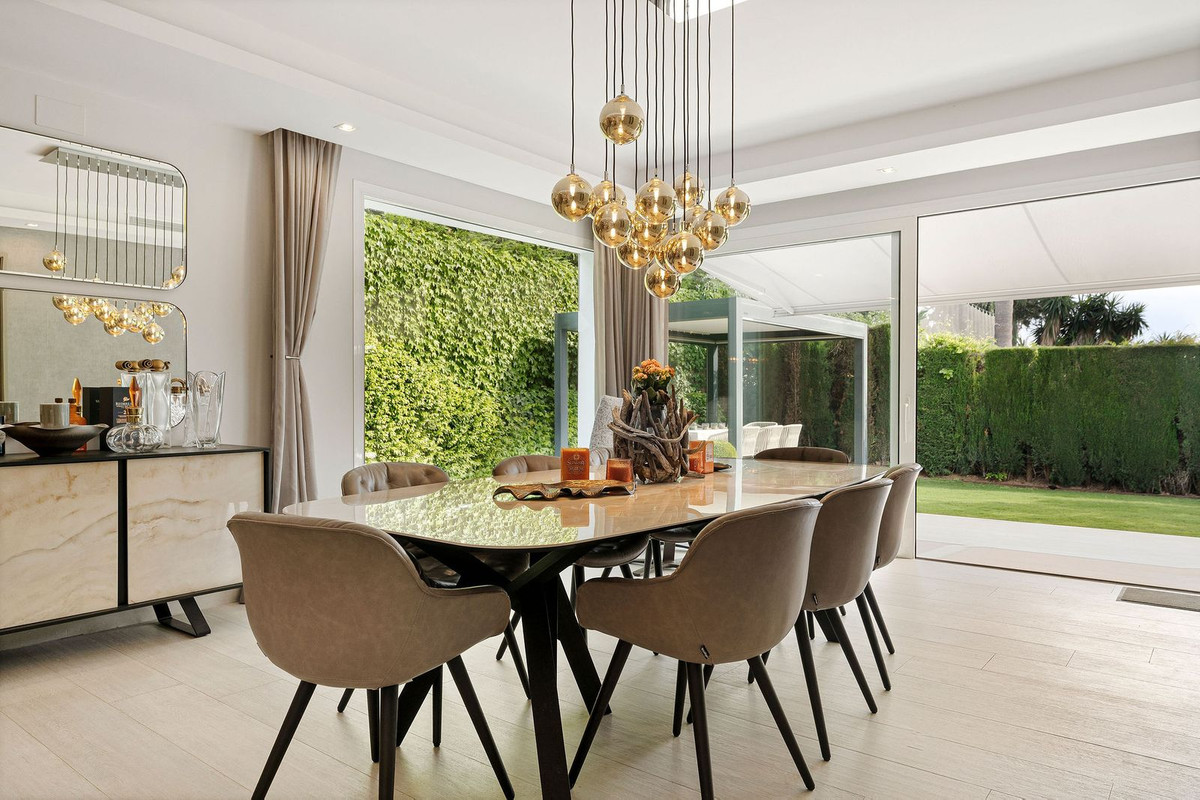 5 bedroom Villas for sale in Nueva Andaluc�a – R5037058 5 bedroom Villas for sale in Nueva Andaluc�a – R5037058