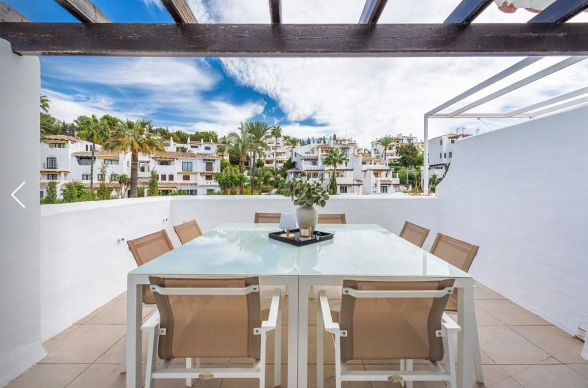 Apartamentos de 2 dormitorios en venta en Nueva Andalucía – R5219503 Apartamentos de 2 dormitorios en venta en Nueva Andalucía – R5219503