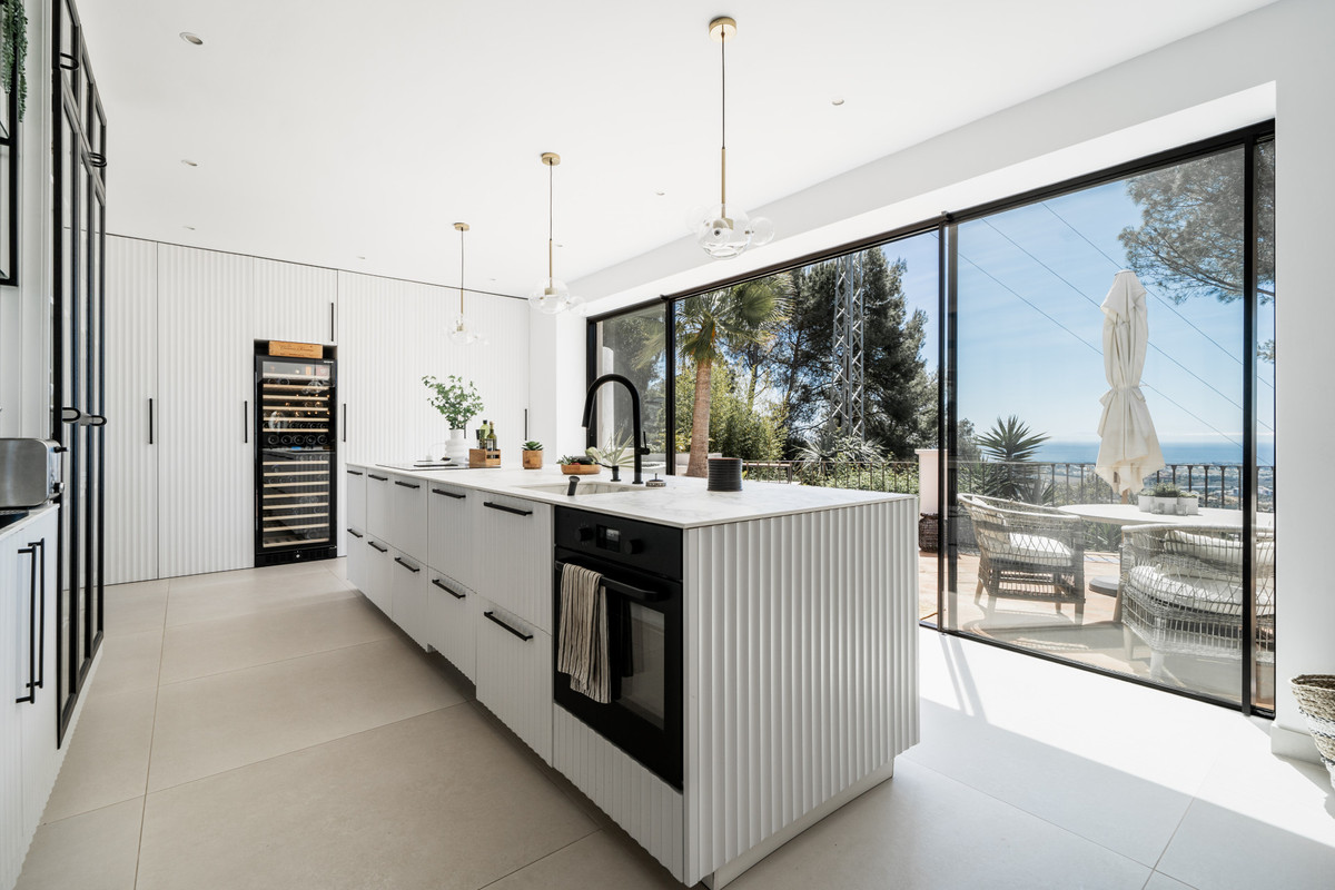 4 bedroom Villas for sale in El Madroñal – R4798750 4 bedroom Villas for sale in El Madroñal – R4798750