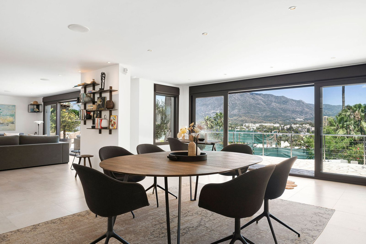 4 bedroom Villas for sale in Nueva Andaluc�a – R5058385 4 bedroom Villas for sale in Nueva Andaluc�a – R5058385