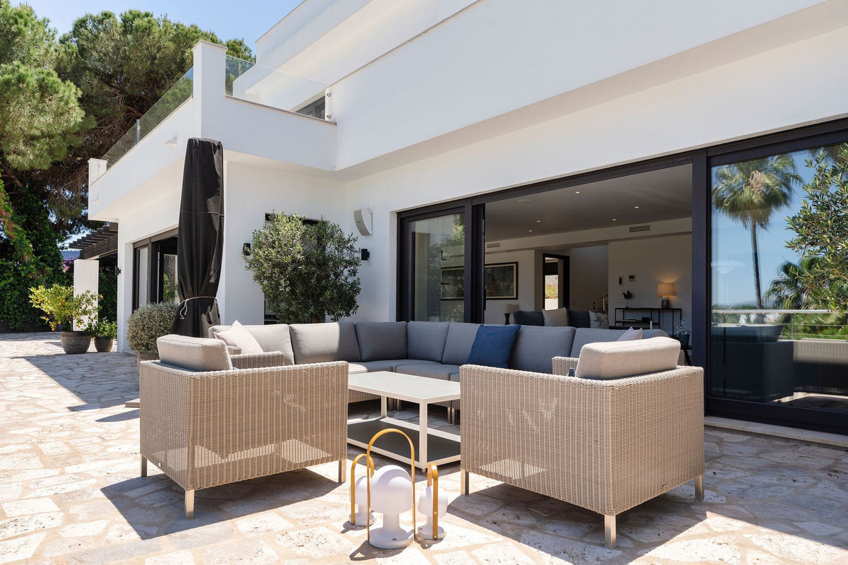 4 bedroom Villas for sale in Nueva Andaluc�a – R5058385 4 bedroom Villas for sale in Nueva Andaluc�a – R5058385
