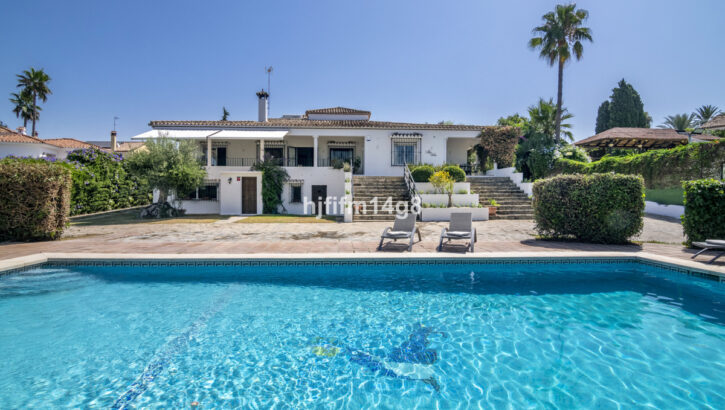 Villas de 7 dormitorios en venta en San Pedro de Alcántara – R4646440 Villas de 7 dormitorios en venta en San Pedro de Alcántara – R4646440 en