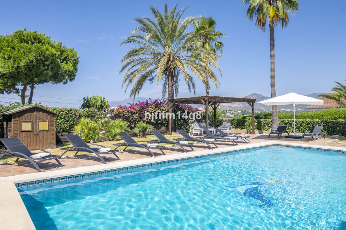 Villas de 7 dormitorios en venta en San Pedro de Alcántara – R4646440 Villas de 7 dormitorios en venta en San Pedro de Alcántara – R4646440