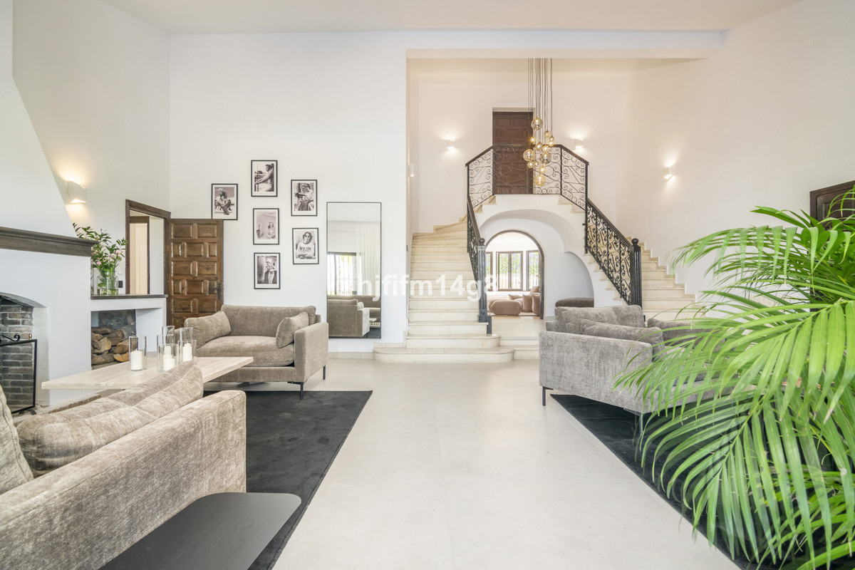 Villas de 7 dormitorios en venta en San Pedro de Alcántara – R4646440 Villas de 7 dormitorios en venta en San Pedro de Alcántara – R4646440