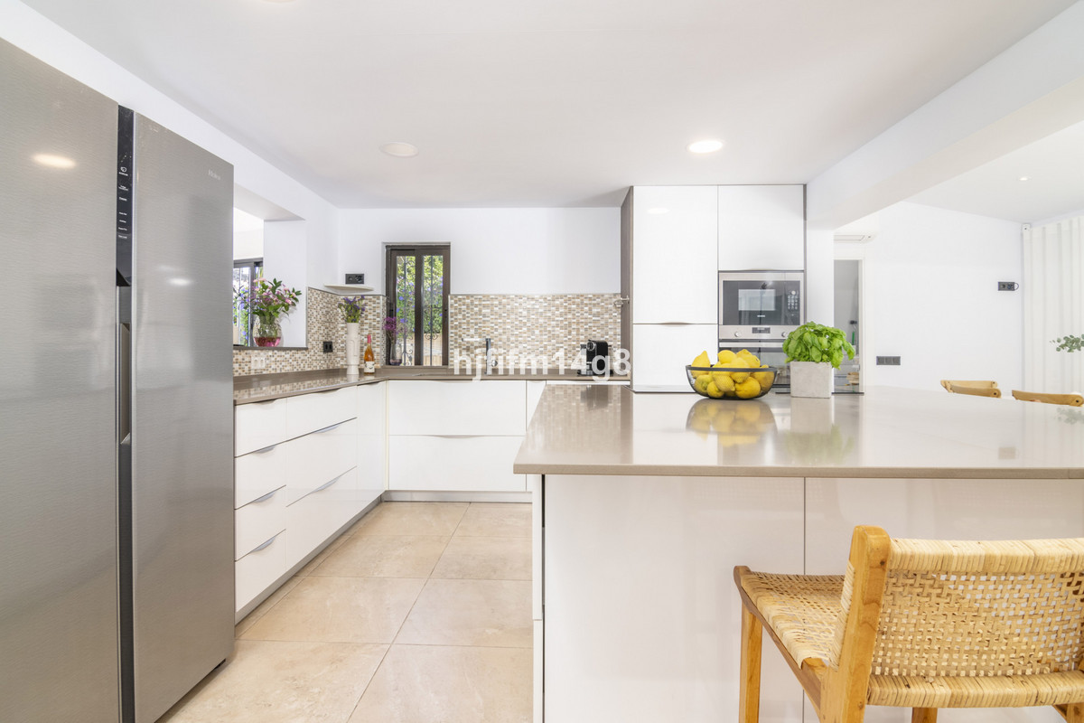 Villas de 7 dormitorios en venta en San Pedro de Alcántara – R4646440 Villas de 7 dormitorios en venta en San Pedro de Alcántara – R4646440