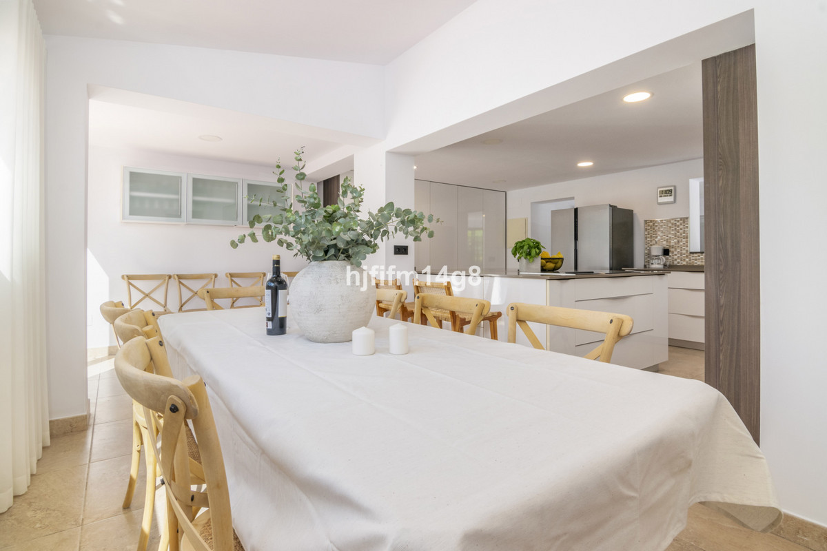 Villas de 7 dormitorios en venta en San Pedro de Alcántara – R4646440 Villas de 7 dormitorios en venta en San Pedro de Alcántara – R4646440