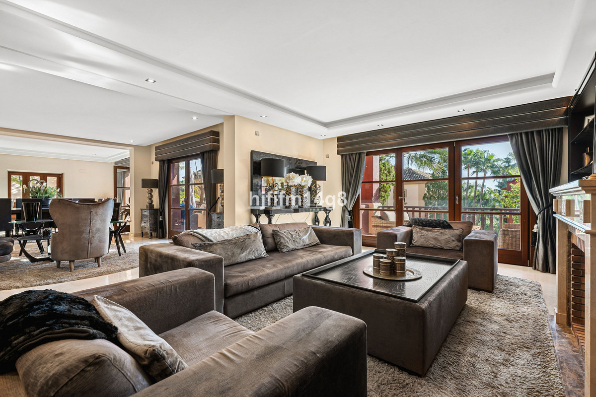 Villas de 6 dormitorios en venta en Milla de Oro – R4918387 Villas de 6 dormitorios en venta en Milla de Oro – R4918387