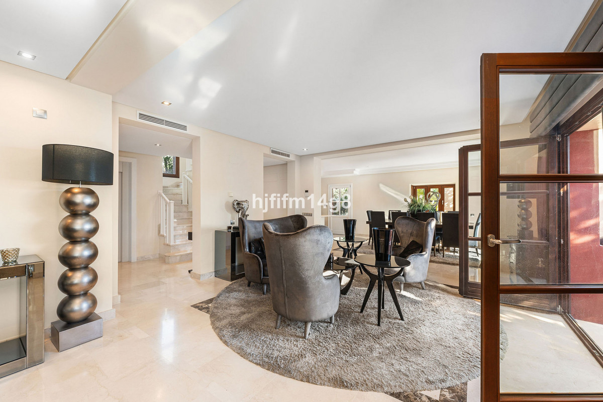 Villas de 6 dormitorios en venta en Milla de Oro – R4918387 Villas de 6 dormitorios en venta en Milla de Oro – R4918387